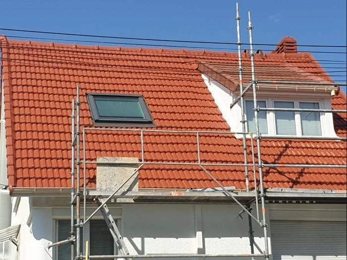 Rénovation toiture Velux — BS Couvreur près de Gouvieux