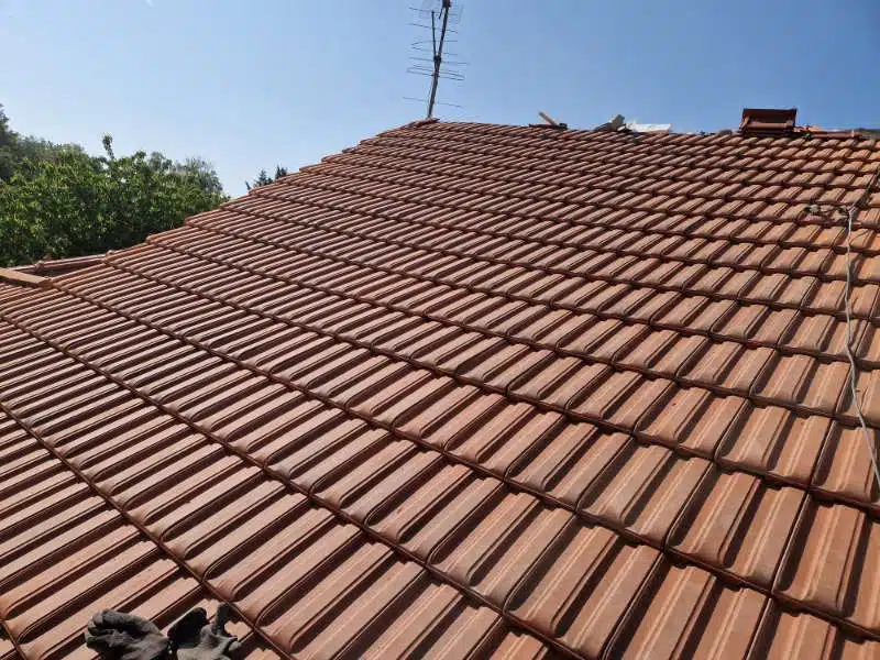 Toiture en tuiles refaite à neuf par BS Couvreur